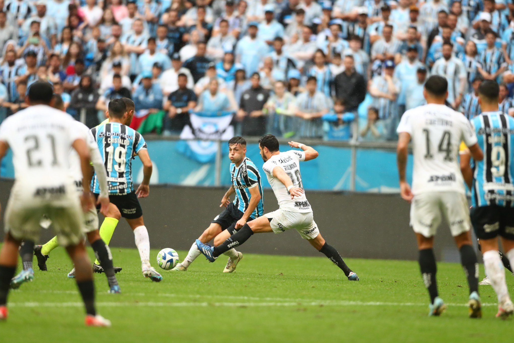 Corinthians vacila no fim e cede empate ao Internacional