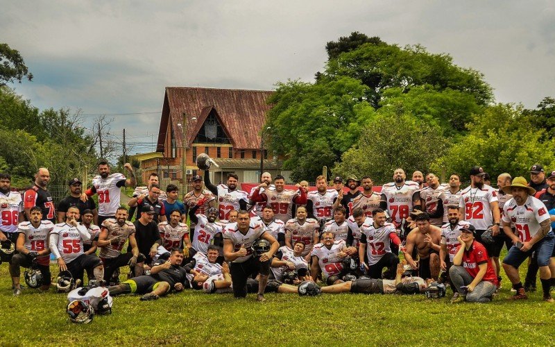 Equipe canoense se prepara para próxima partida no campeonato