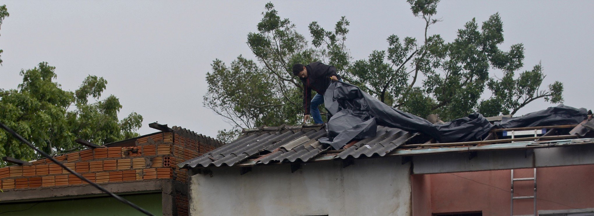 Manhã desta segunda-feira (13) é de muito trabalho para quem vive em Nova Santa Rita