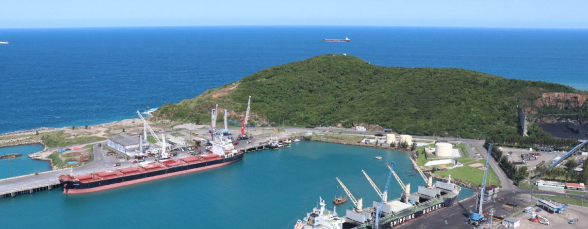 Empresários da região estão com cargas paradas há quase 2 meses em porto de Santa Catarina; entenda o motivo