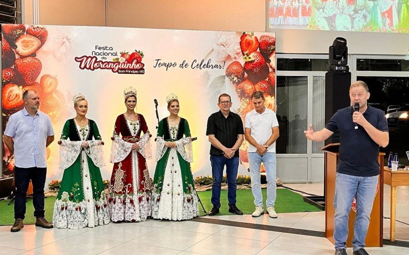 Persch (à direita) agradeceu a todos que se empenharam para o sucesso da 20ª edição do evento | Jornal NH