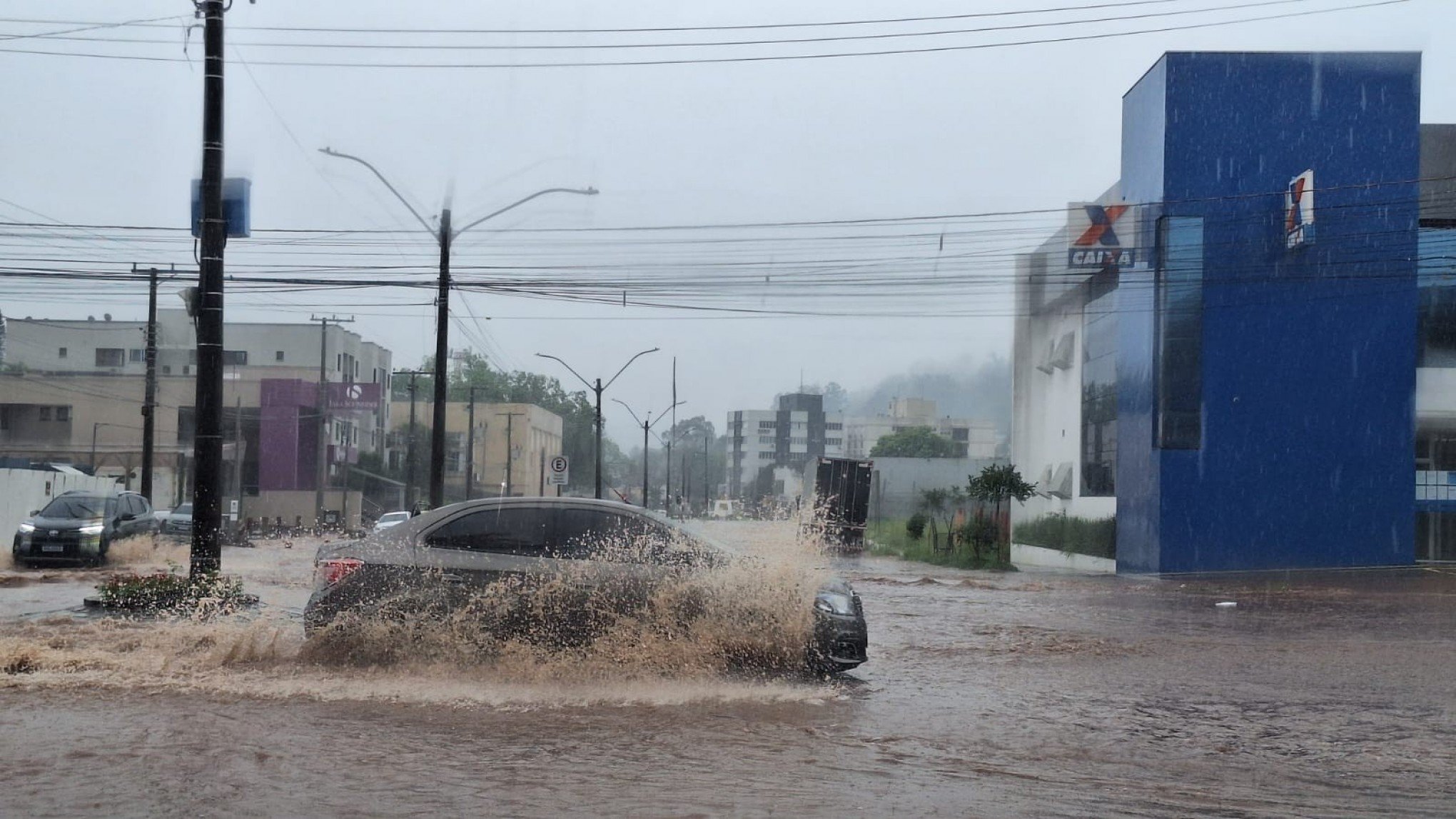 G1 - Memes ironizam previsão de temporal no Rio nesta quinta-feira