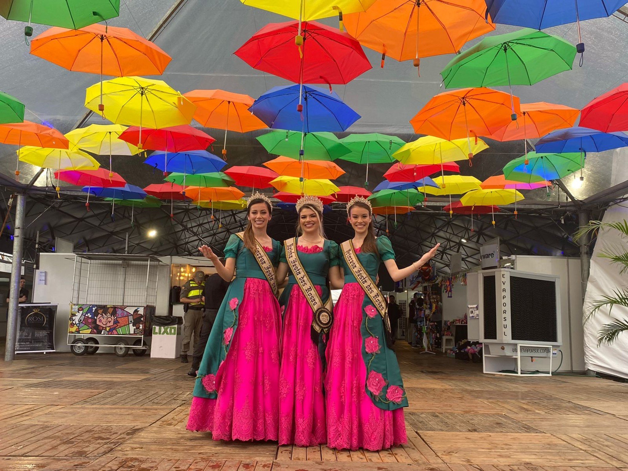 Feriado na Festa das Rosas | Jornal NH