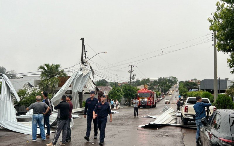 GIRUÃ: Cem casas ficam destelhadas; governador lamenta morte de jovem e diz que a Defesa Civil atua no noroeste do RS | Jornal NH