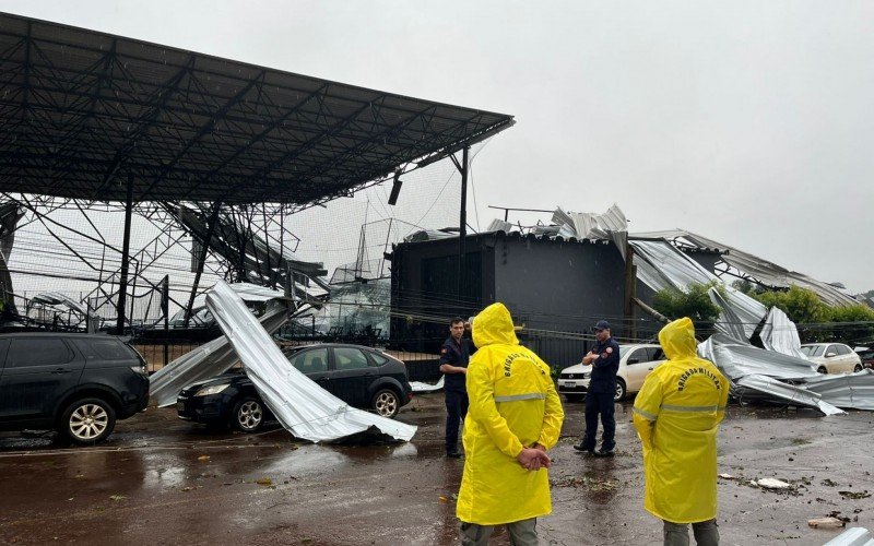 Estragos em ginÃ¡sio que desabou no noroeste do Rio Grande do Sul