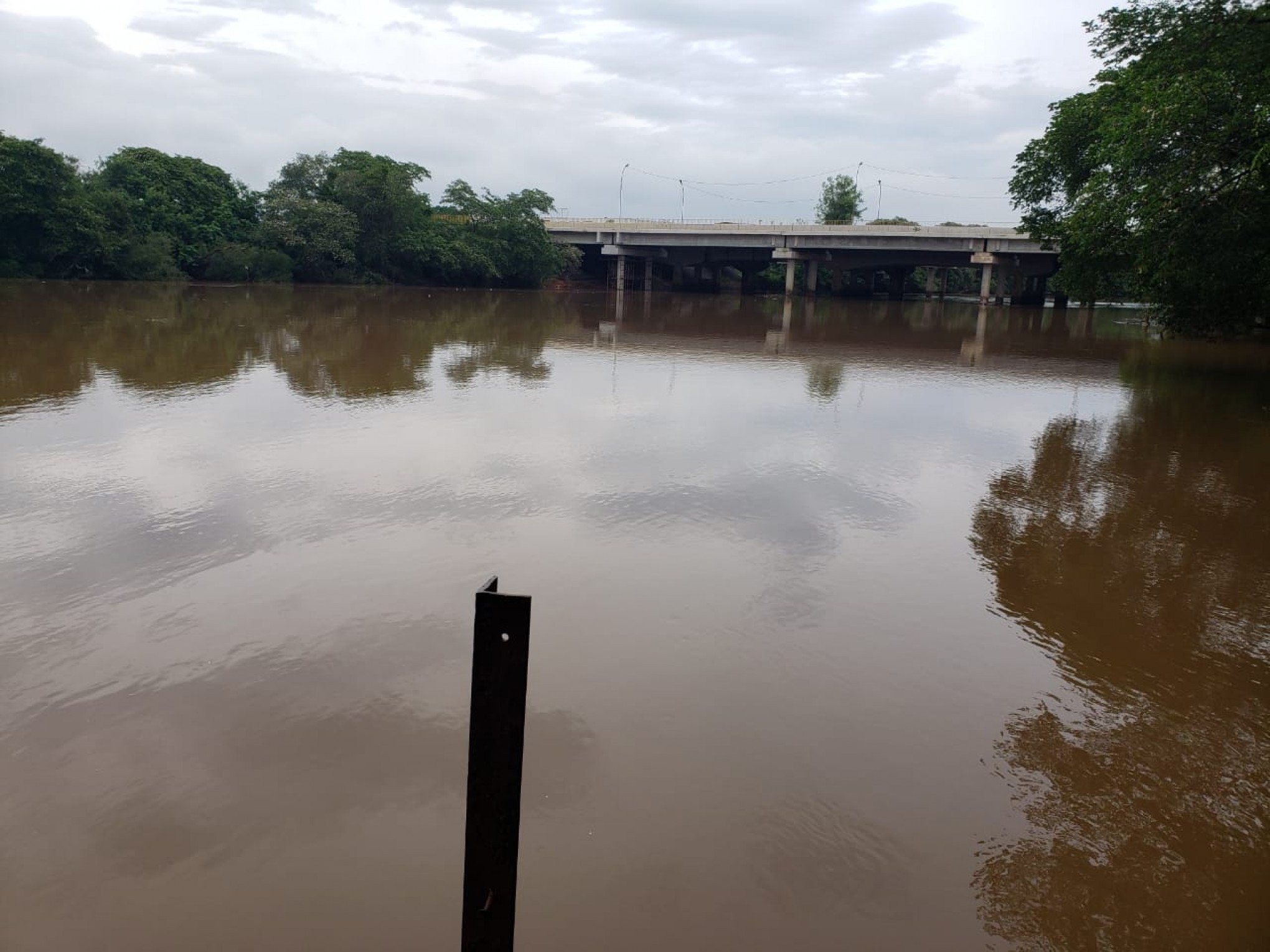 Nível do Rio dos Sinos chega a 4,24 metros em São Leopoldo e status é de atenção