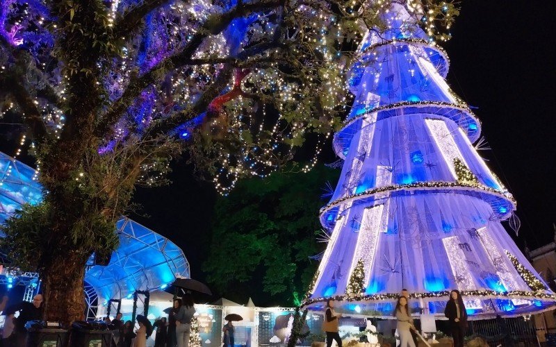 Abertura do Natal dos Anjos em Dois IrmÃ£os na sexta-feira, 17 de novembro