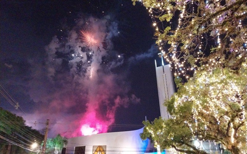 Abertura do Natal dos Anjos em Dois IrmÃ£os na sexta-feira, 17 de novembro