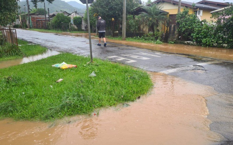 Chuvarada causa danos em Igrejinha