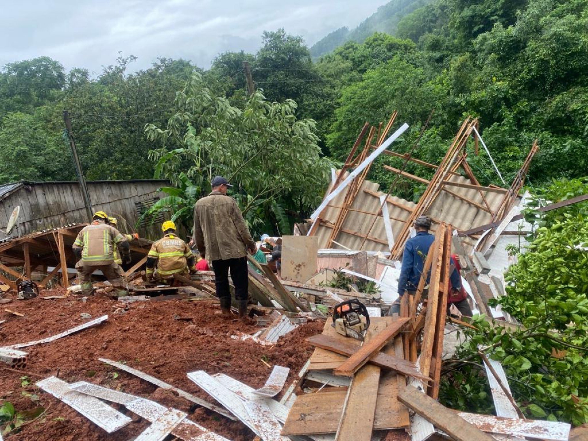 TEMPORAL: Quatro pessoas morreram em decorrência da chuva no RS, saiba em quais cidades