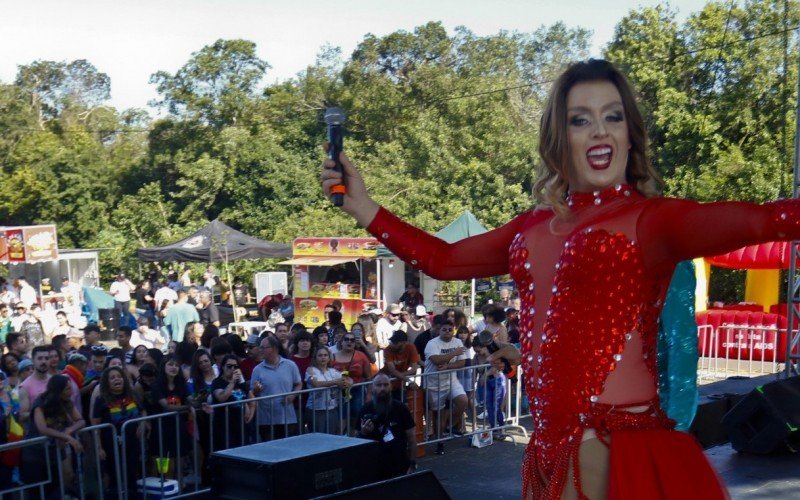 Evento levou milhares ao Parque Eduardo Gomes na tarde deste domingo (19)