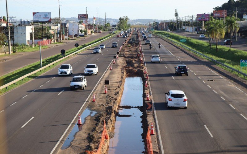 Dnit fez a retirada dos postes entre os km 243 e 240