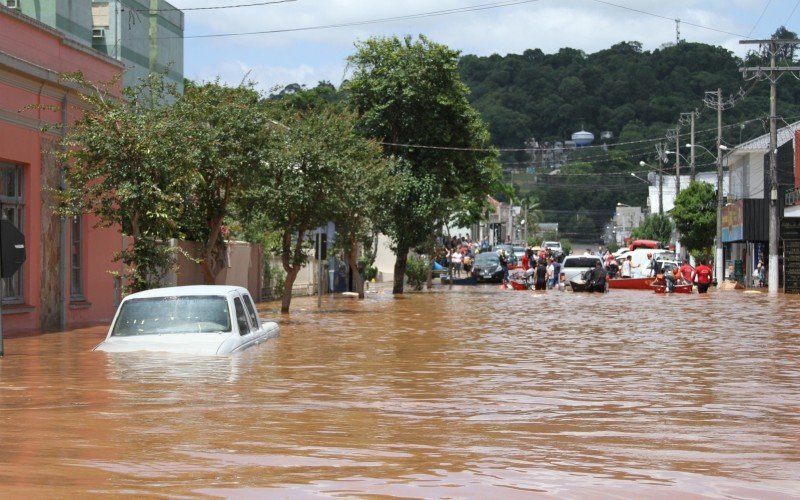 SÃ£o SebastiÃ£o do CaÃ­ teve 80% do territÃ³rio inundado