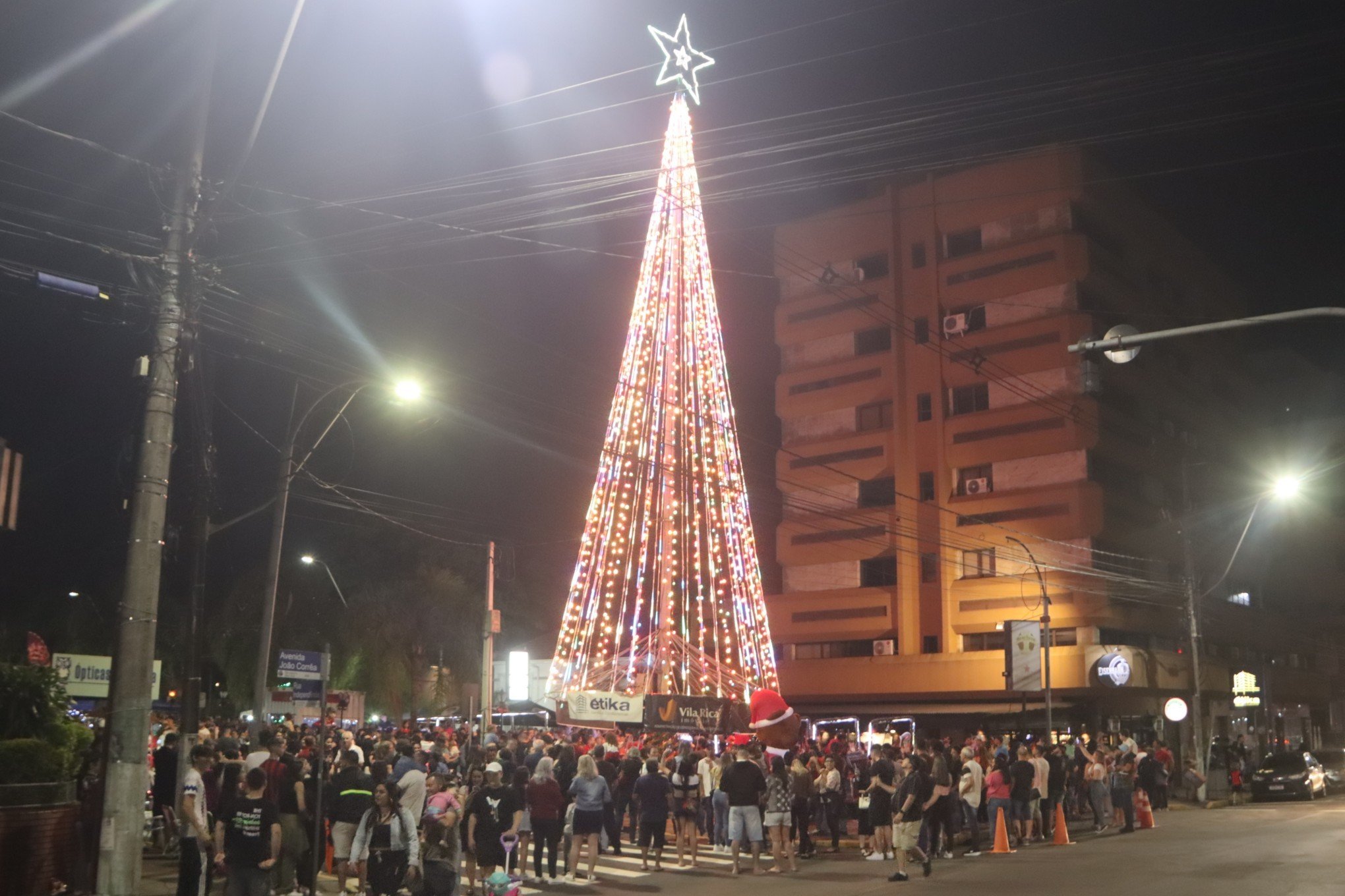 acendimento da Ã¡rvore de Natal do Heinz Beer em 2023