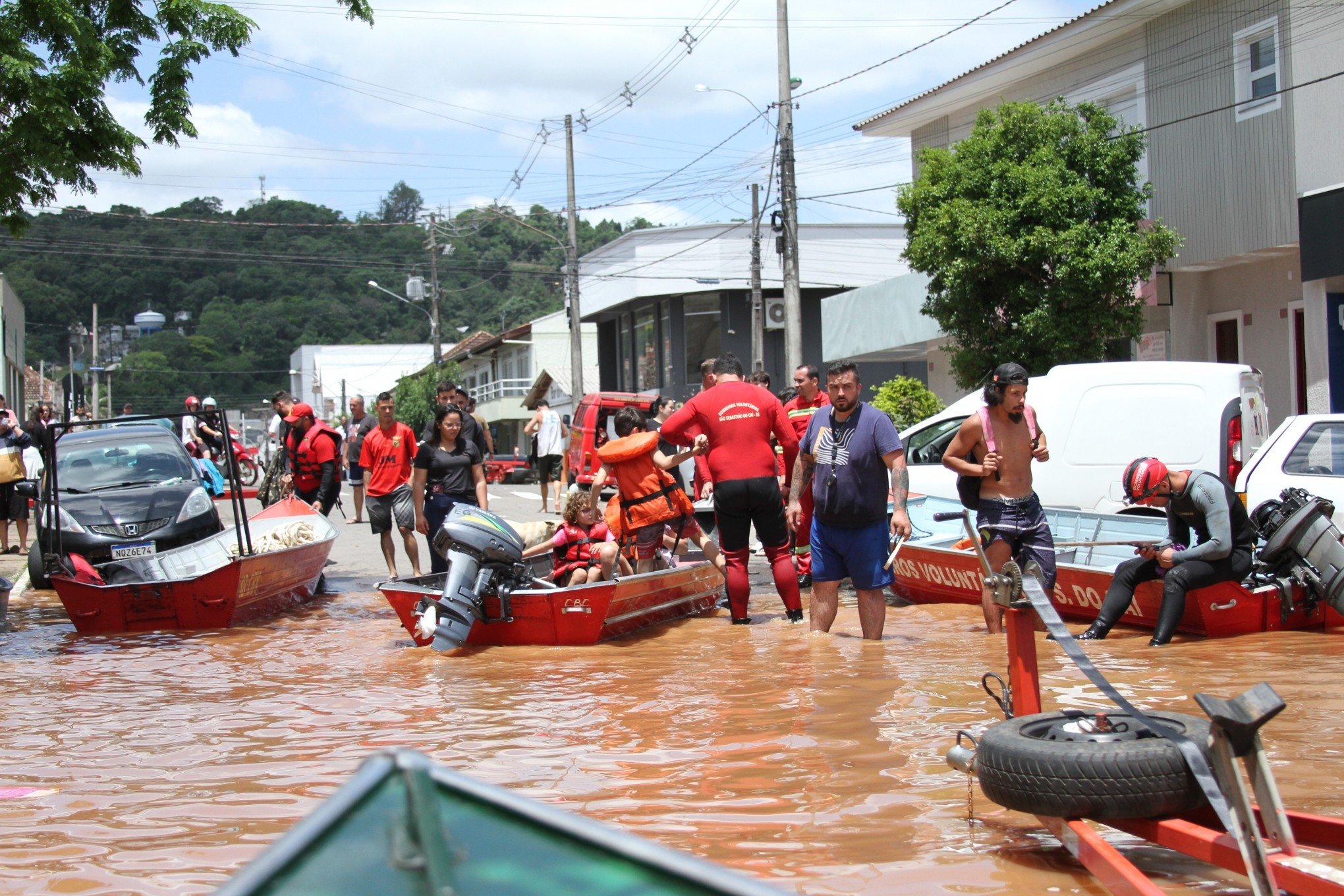 "Não sei por onde começar", lamenta prefeito de São Sebastião do Caí ao encontrar secretarias destruídas