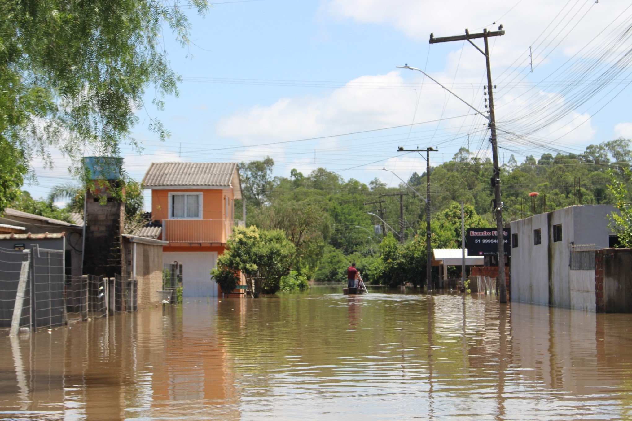 Ruas seguiam alagadas ontem em vários pontos de Taquara | Jornal NH