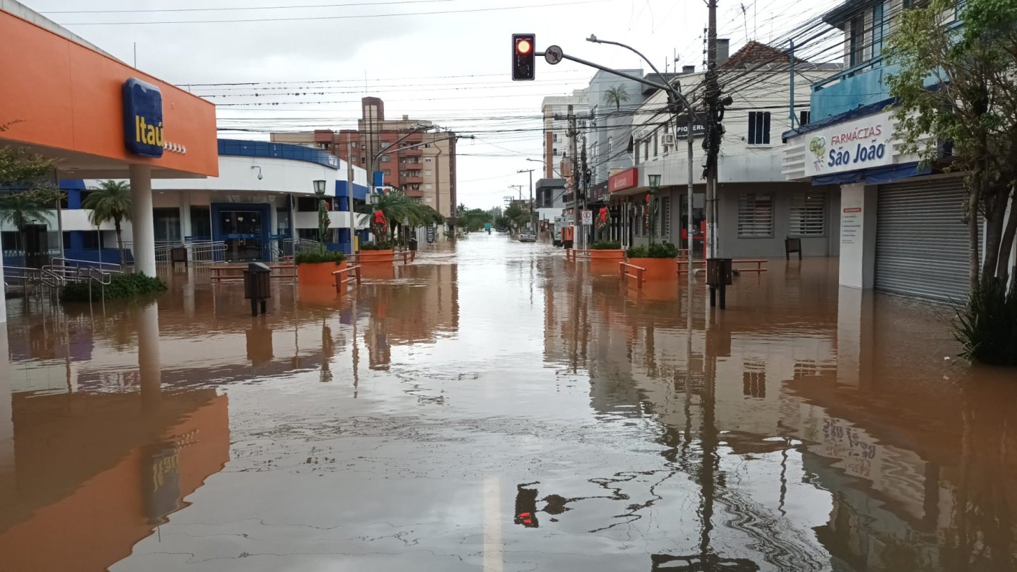 TEMPORAL: Montenegro tem mais de 500 pessoas fora de casa