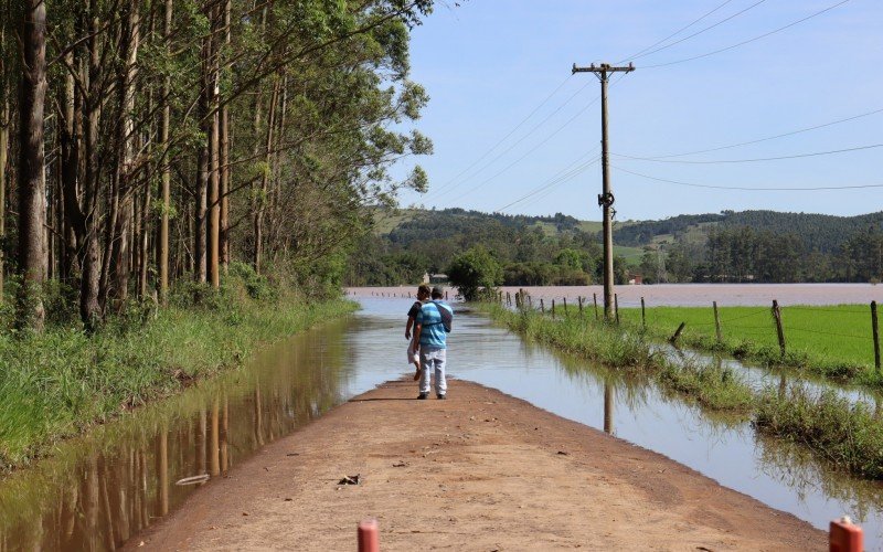 Rua Presidente Kenedy tomada pela Ã¡gua