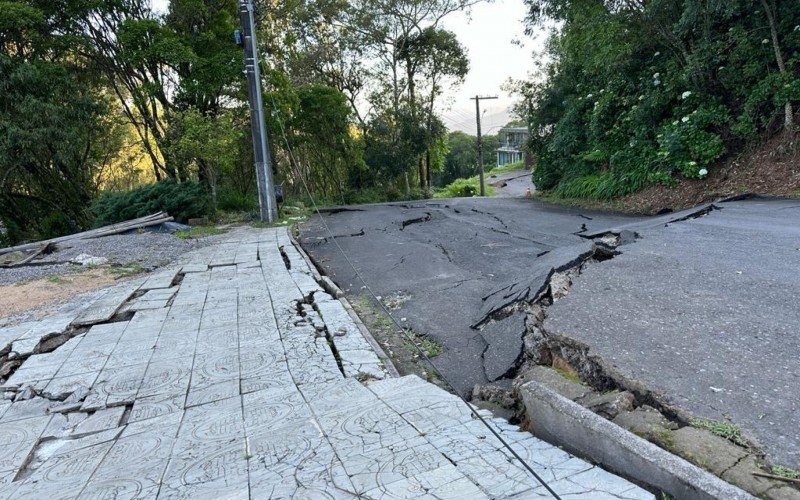 Rachaduras apareceram em Gramado após período de chuva | Jornal NH