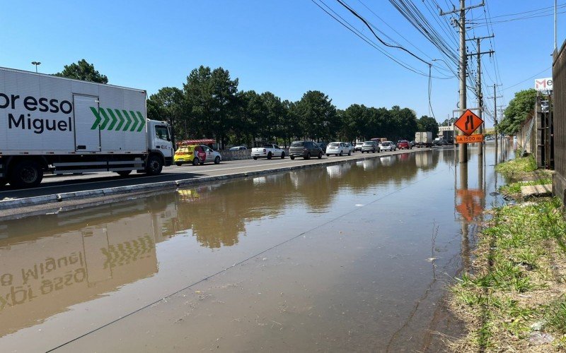 Pistas laterais estão alagadas em Esteio  | Jornal NH