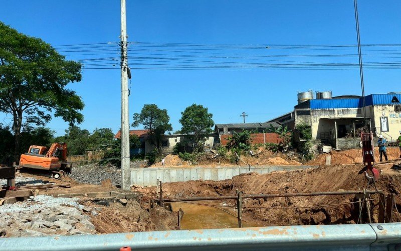 Obras em Sapucaia do Sul na lateral da BR-116 | Jornal NH