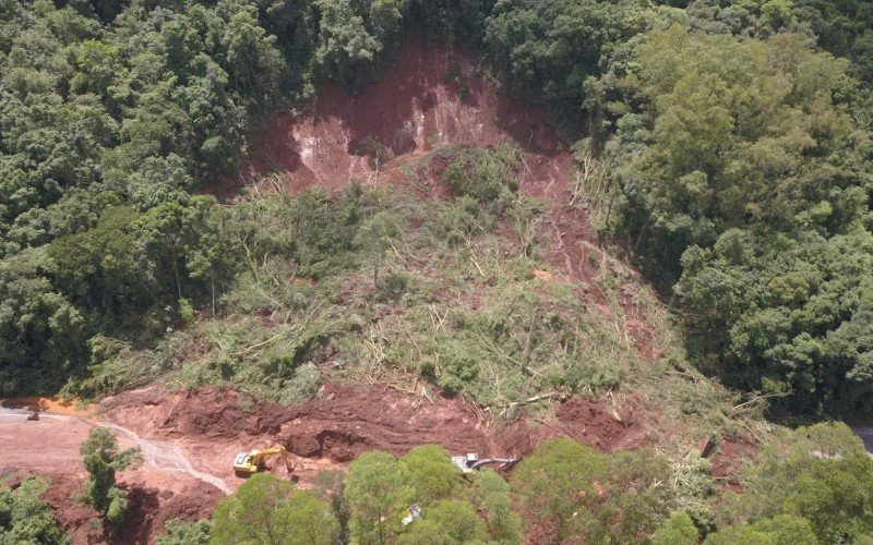 Segundo a CSG, nÃ£o hÃ¡ previsÃ£o para liberaÃ§Ã£o de trÃ¡fego na RS-122, em Alto Feliz