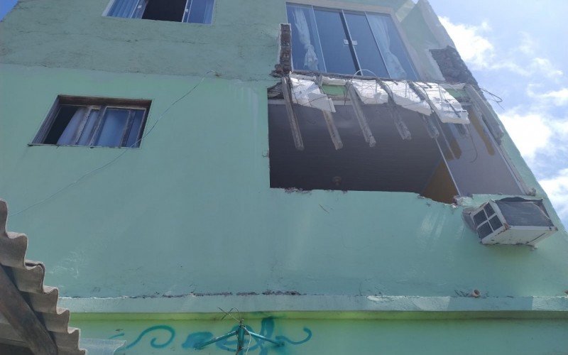 Segundo os Bombeiros, vítimas estavam no terceiro andar quando a estrutura cedeu | Jornal NH