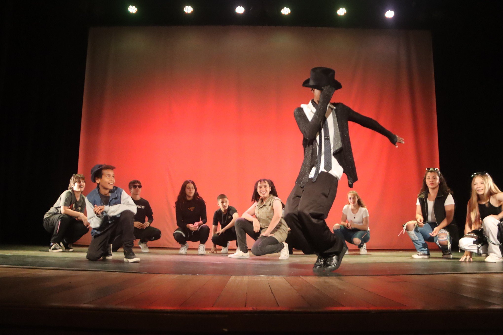 Apresentações de dança marcam o primeiro dia do 6º Festival Estudantil de Artes