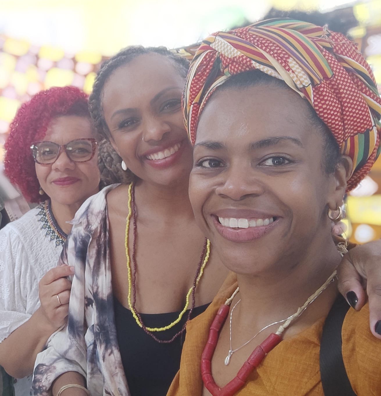 PROFES PRETAS: Força e união na educação antirracista