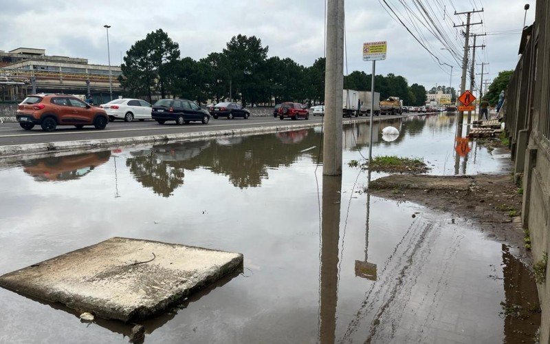 Alagamentos na BR-116, em Esteio  quarta-feira 22 de novembro 