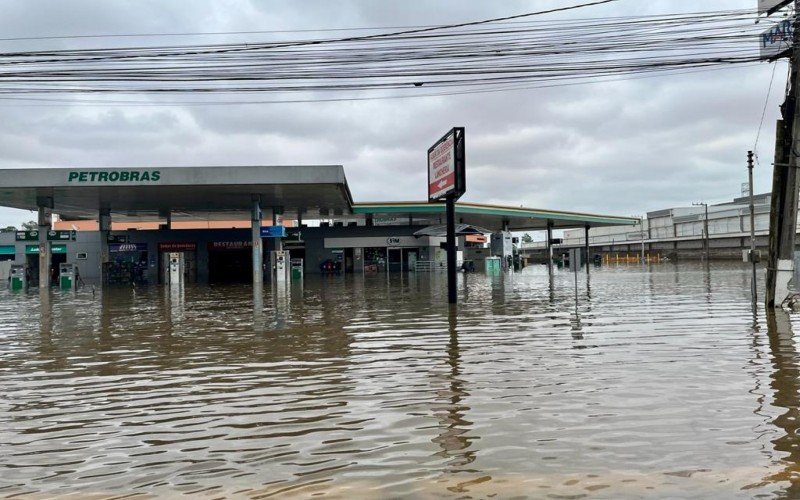 Alagamentos na BR-116, em Esteio  quarta-feira 22 de novembro 