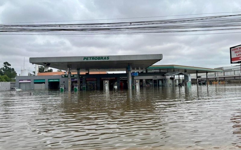 Alagamentos na BR-116, em Esteio  quarta-feira 22 de novembro 