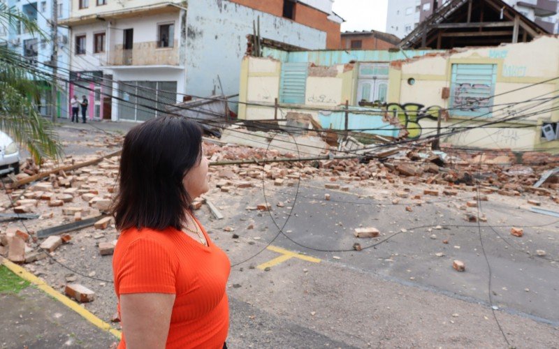 PrÃ©dio desaba na Rua dos Andradas, em Campo Bom 