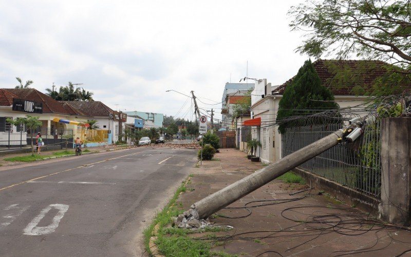 PrÃ©dio desaba na Rua dos Andradas, em Campo Bom 