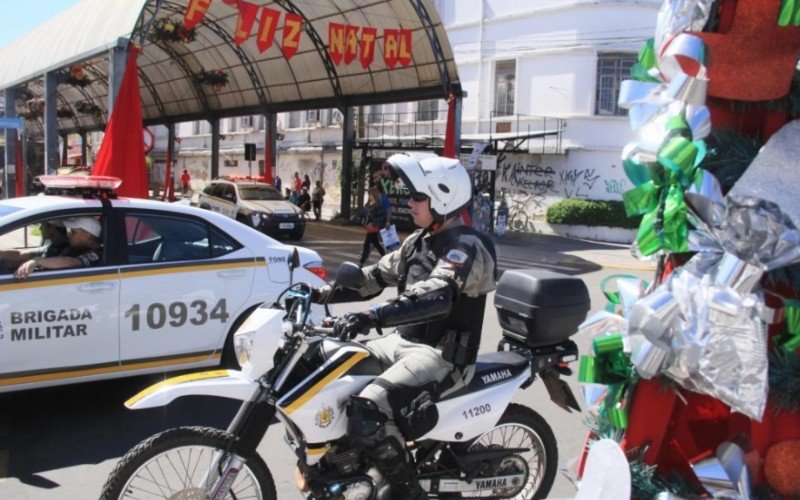 A operação reforça o policiamento nos bairros com maior circulação de pessoas e centros comerciais das cidades