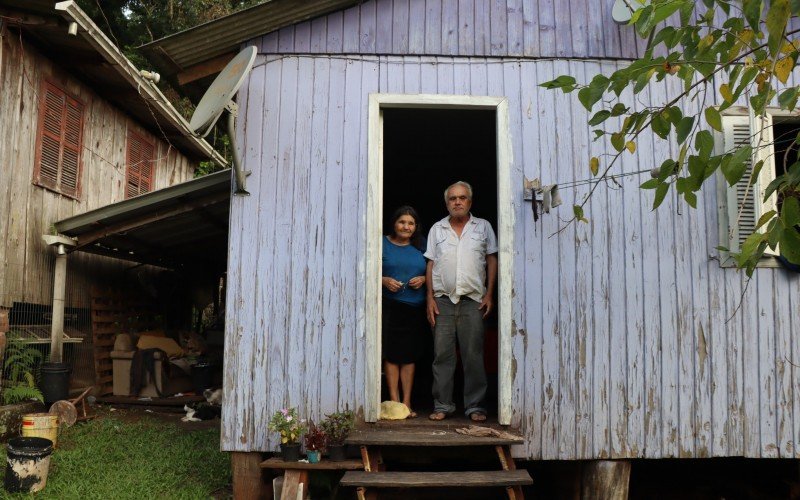 André e Arcíria esperam por água encanada após os 70 anos | Jornal NH