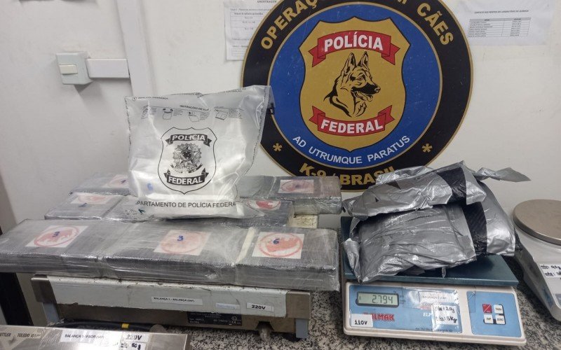 Mulheres sÃ£o presas pela PF com cocaÃ­na escondida em mala no aeroporto de Porto Alegre