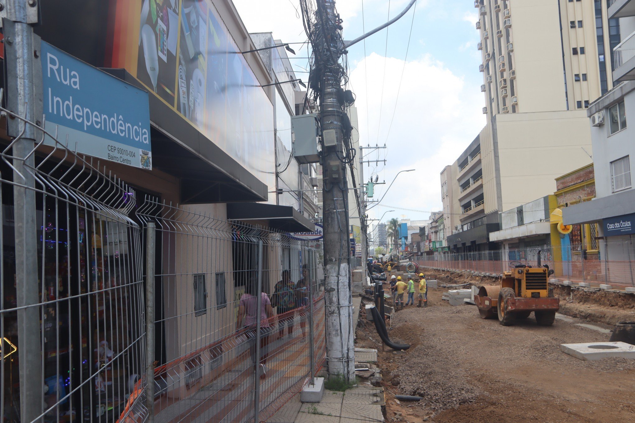 Primeiro mÃªs da obra de revitalizaÃ§Ã£o na Rua IndependÃªncia 