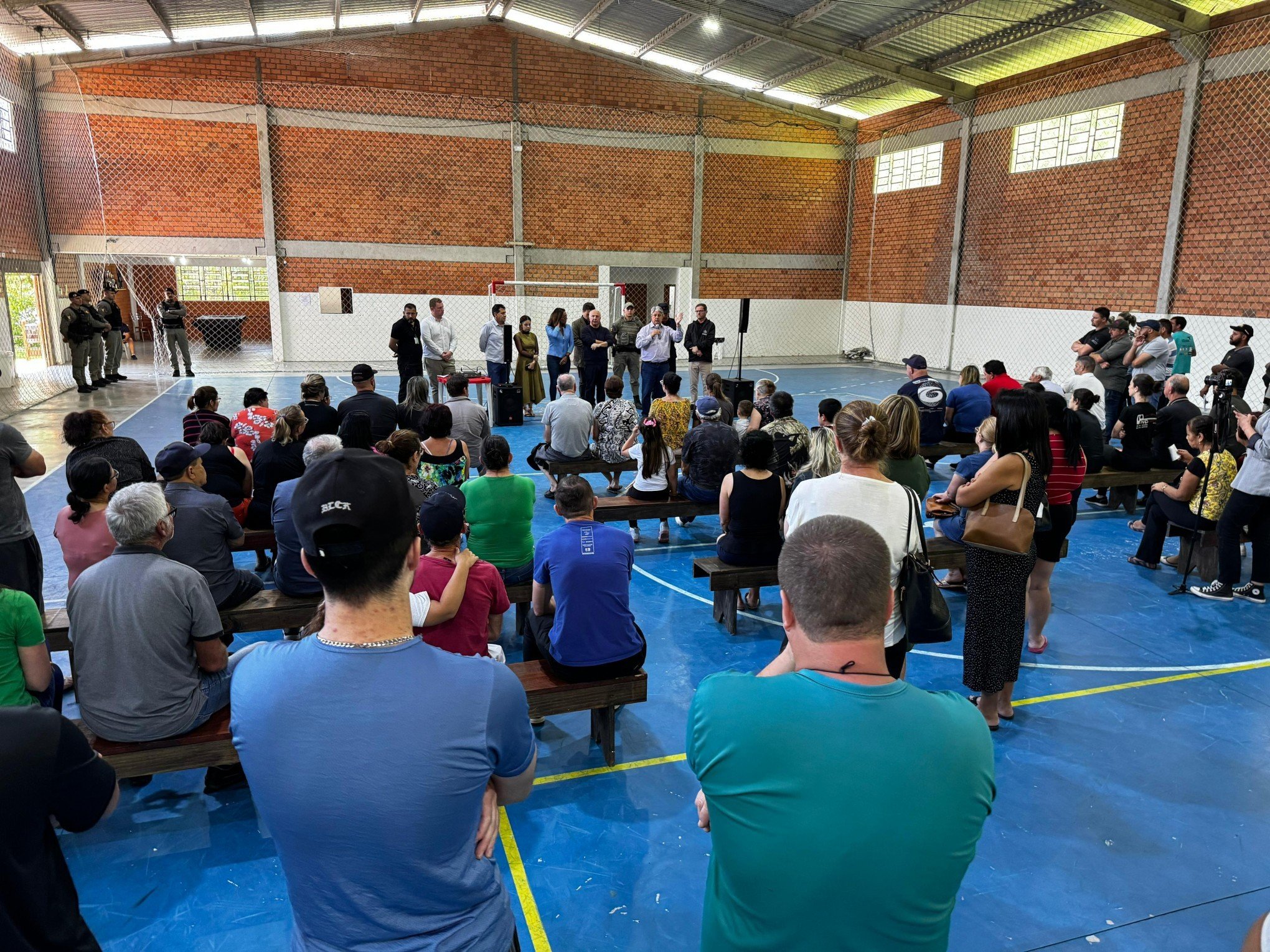 GRAMADO: Moradores do bairro Três Pinheiros se reúnem com a prefeitura