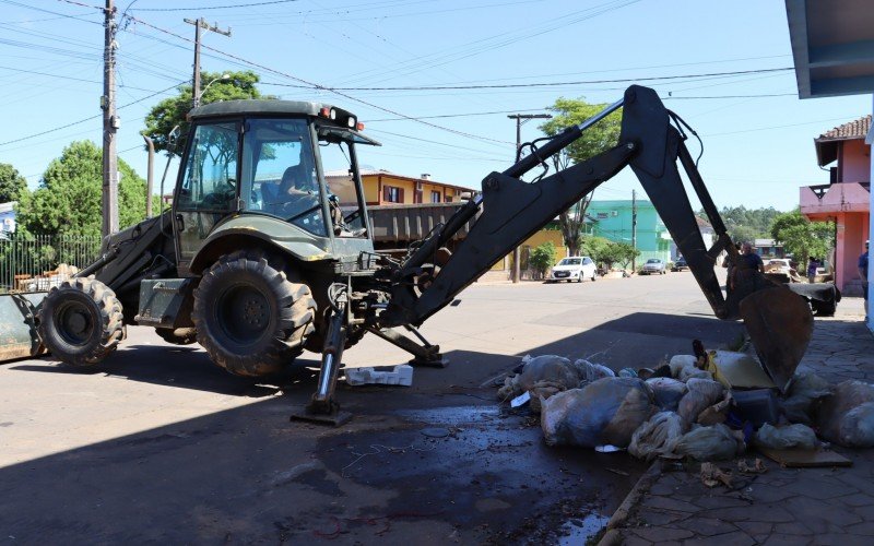 Militares do 6.º Batalhão de Engenharia de São Miguel também ajudam na limpeza | Jornal NH