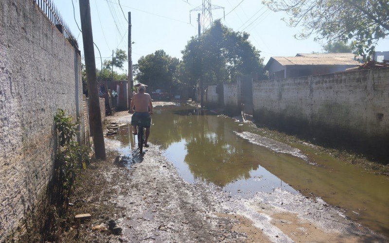 Cheia do Rio dos Sinos em Sapucaia do Sul - Rua SebastiÃ£o Faut 