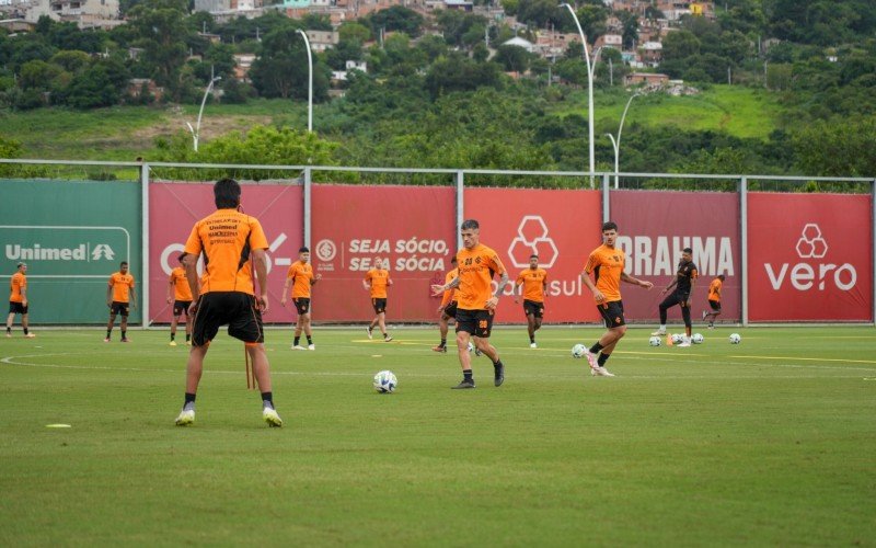 Aránguiz participou do treinamento desta segunda-feira | Jornal NH