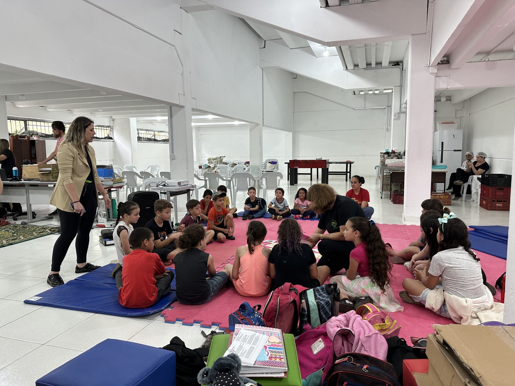 GRAMADO: Alunos de escola de bairro evacuado têm aulas presenciais na Vila Olímpica