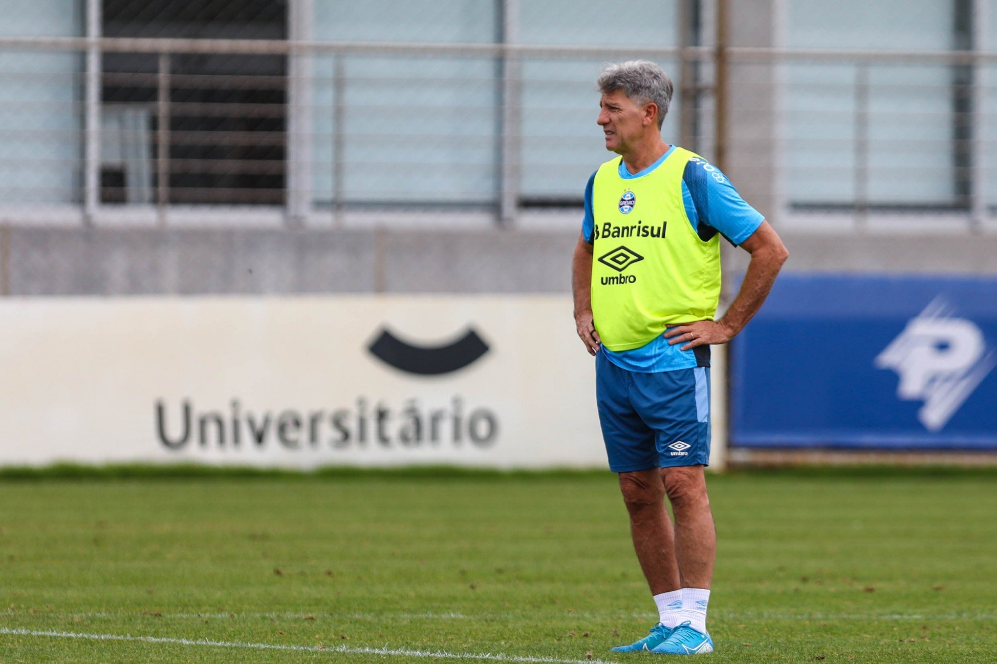 Ainda com futuro incerto, Renato Gaúcho já prepara time para enfrentar o Goiás na quinta