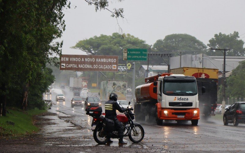 Flagrantes de manobras arriscadas em local proibido seguem sendo facilmente registrados entre o Rincão Gaúcho e a Roselândia | Jornal NH