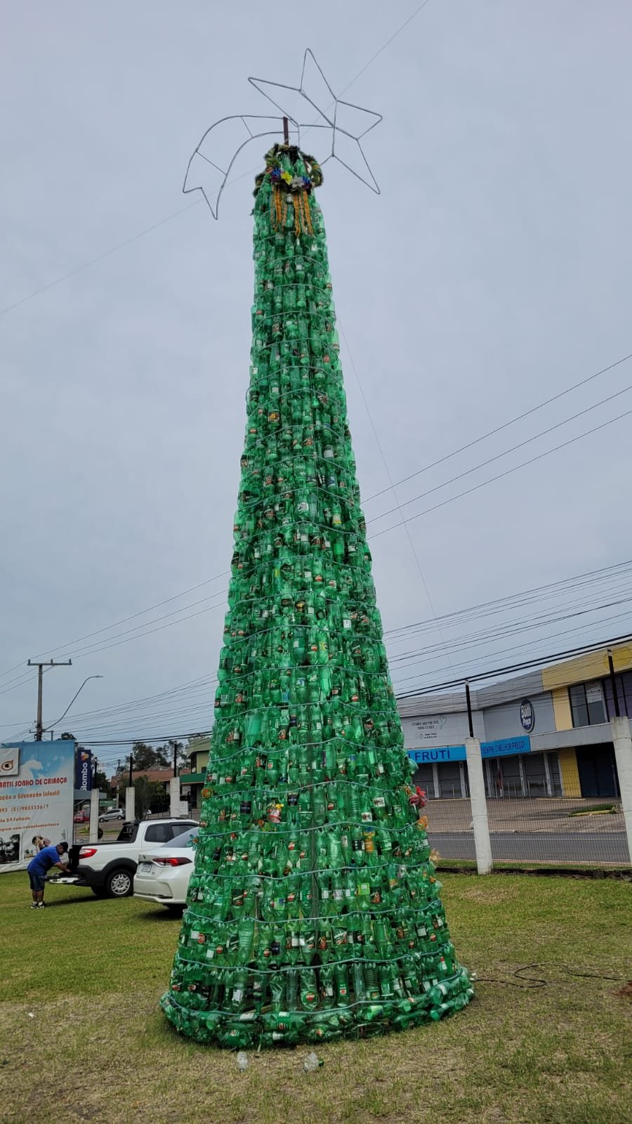 Árvore de Natal foi montada na sede da Assemplife, no bairro Feitoria 