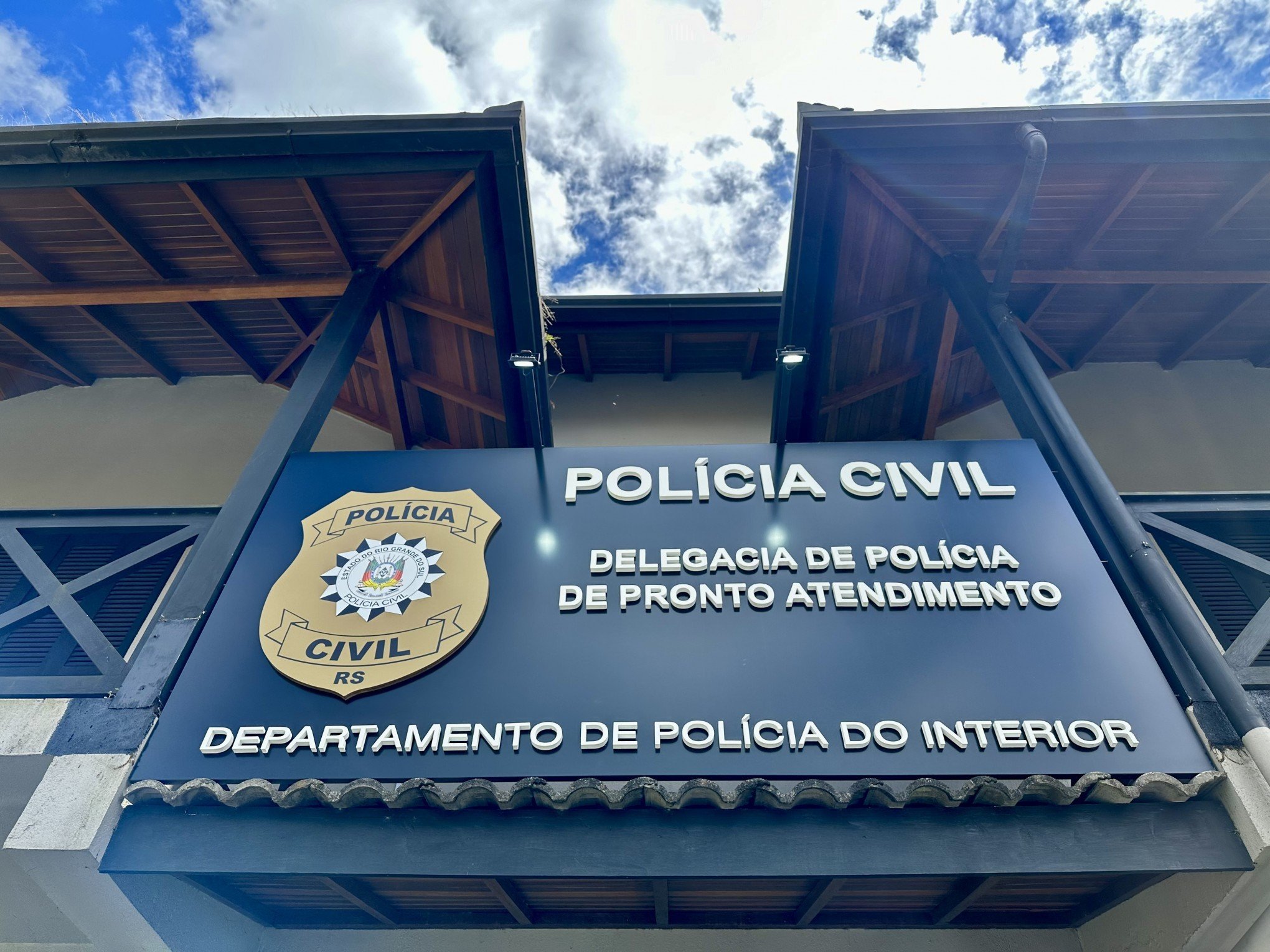 Disputa entre grupos criminosos pode ter motivado homicídio em loja de tintas de Gramado; mais duas pessoas são presas
