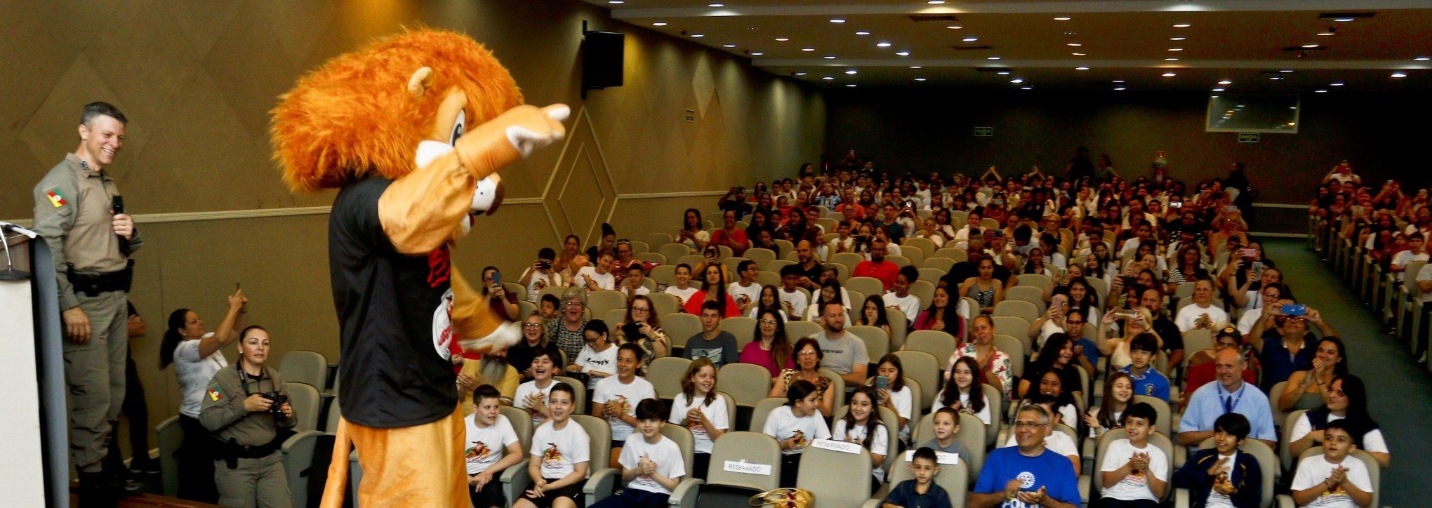 Brigada Militar forma mais 500 estudantes de Canoas no programa de prevenção as drogas