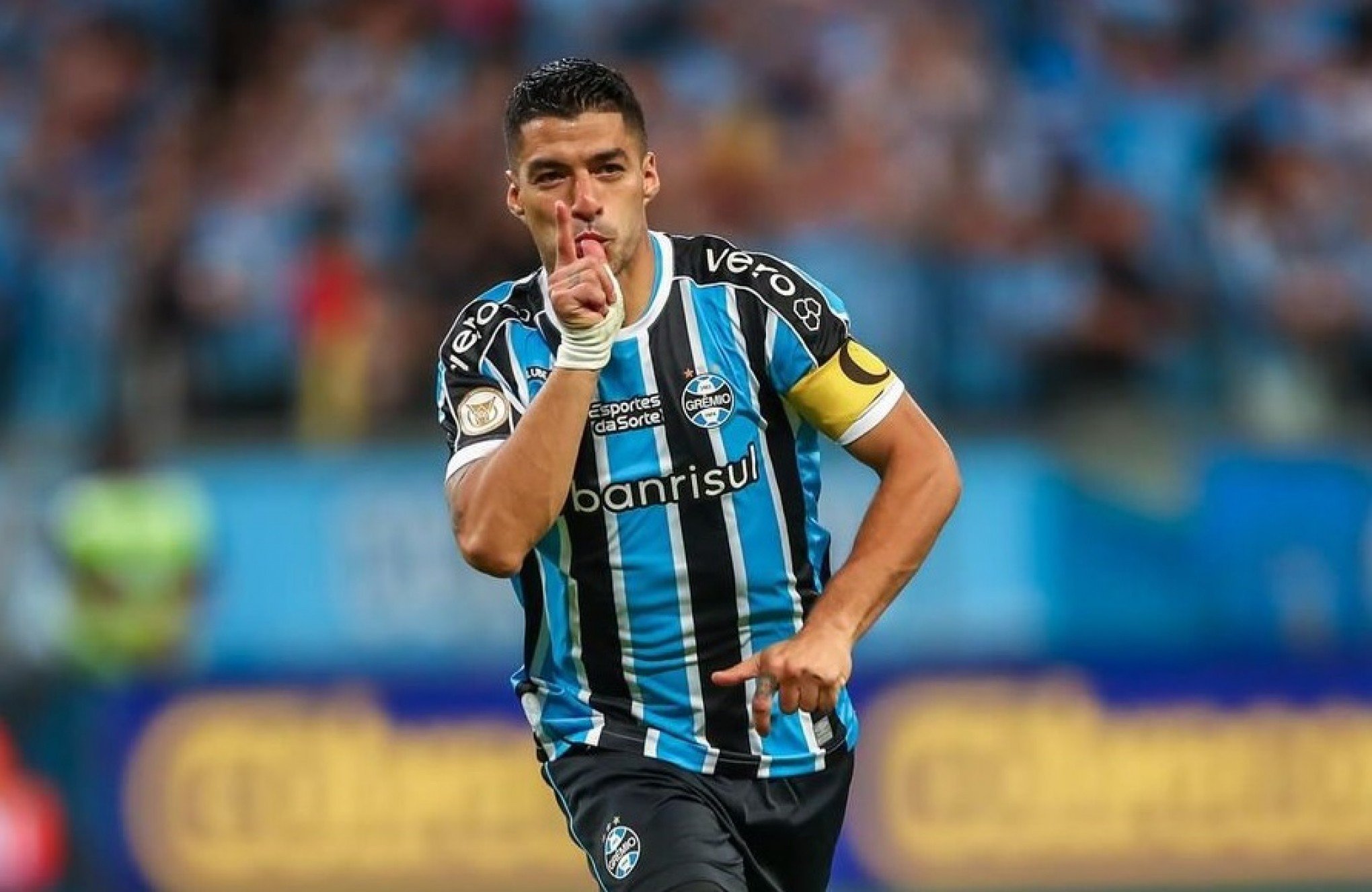 Luis Suárez decide em seu último jogo pelo Grêmio em Porto Alegre