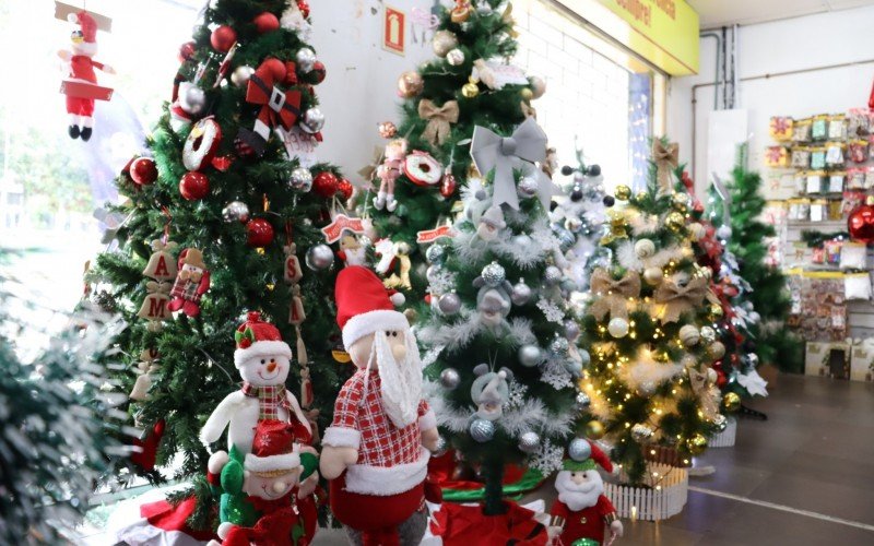 DecoraÃ§Ãµes de Natal em loja de Novo Hamburgo 